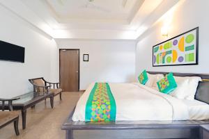 Treebo Shivam Inn Near Singapore Mall