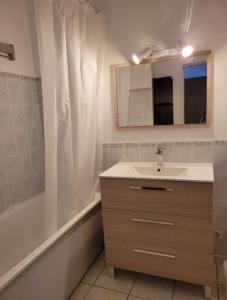 Pleasant studio 10 min walk from the sea