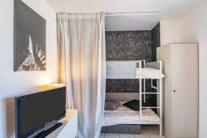 Pleasant studio 10 min walk from the sea