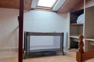 Comfortable apartment with pool facing the sea