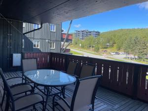 Stor Leilighet Med 4 Soverom Og 2 Bad