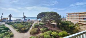 Apartment with sea view