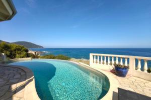 Spacious villa with pool and sea views