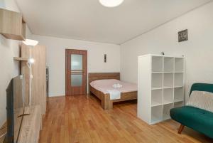 Inviting Studio on Decebal Boulevard in Bucharest