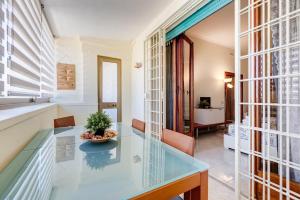 Karolinas Home, 2-BDR at Vatican