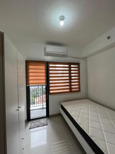 Calle Homes - 1BR unit with balcony, LUSH RESIDENCES