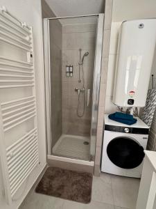 Azura - Guest House