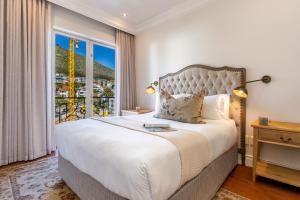 Royale 615 Green Point - Views, Location, Communal Pool