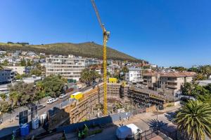 Royale 615 Green Point - Views, Location, Communal Pool