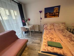 Onyx apartment with Free private garage + AC