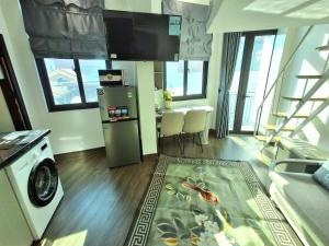 Phòng 1 ngủ đầy đủ tiện nghi , thoáng mát, yên tĩnh ngõ 12 Đào tấn , 35 Phan kế Bính