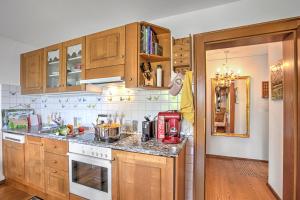 Honeymoon Love Retreat 1 - Happy Rentals