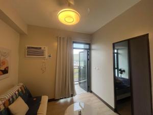 Family Suite Facing Okada TV Netflix near NAIA&MOA Gentry Manor 8A