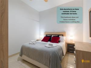 2 mins from Beach - Workstations - Parking - Bikes