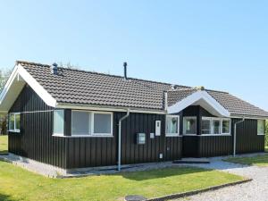 8 person holiday home in Hadsund