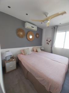 CASA CLARO maison familiale 4 chambres tout confort, jacuzzi privé, piscine commune, quartier résidentiel Los Balcones