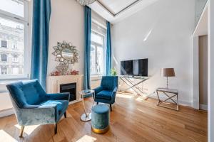 Margaret Bridge Residence AC Bathtub