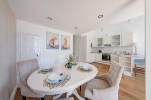 Margaret Bridge Residence AC Bathtub