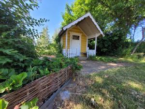 Relaxing family and workplace