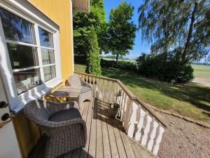 Relaxing family and workplace