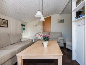 6 person holiday home in Glesborg