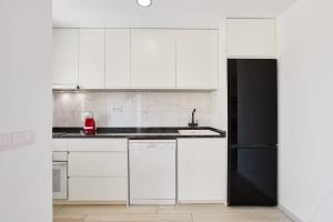 Stylish 1-Bedroom Apartment - by Welcomely