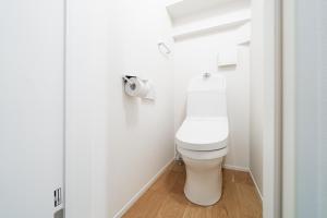 New decorative 6ppl 3-Story House 5-mins walk Sta