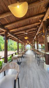 Pineapple Beach Villas