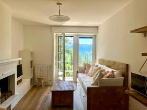 Appartamento Elegante con Servizi in oasi verde