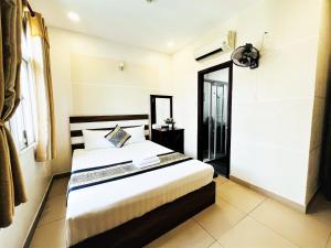 DINH DINH 2 AIRPORT HOTEL