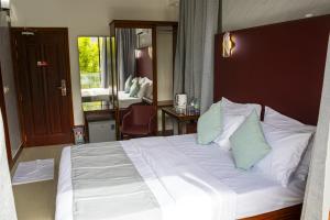 Terminal 27 Hotel