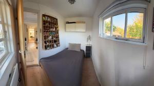 Cozy Holiday Home With Great Location