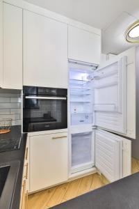 Kasprzaka 29 with Garage By Perfect Apart 412