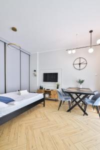 Kasprzaka 29 with Garage By Perfect Apart 412