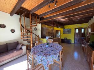 Casa del Borgo Pregasio Garden and view by Gardadomusmea