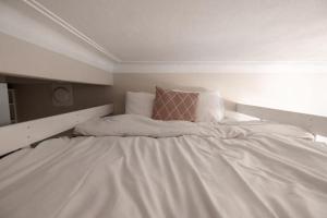 2ndhomes Stylish loft-studio in Kamppi