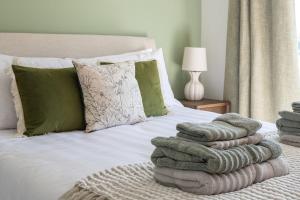 Modern 3 bedroom house Llanrwst less than a 5 minute drive from Zip World Forest