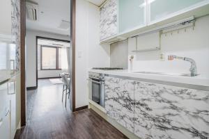 Blueground Uijuro 1il-ga city view nr Namsan Park SEL-44