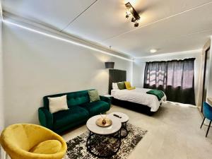 Chic Bachelor Pad in Dainfern, Sandton
