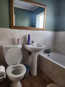 NorthCliff Chavvah 2BR Condo unwind in comfort