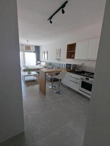 Caesar Blue Studio Sea View Apartment