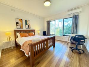 Capelink Beach House-Atop Prestigious Olivers Hill