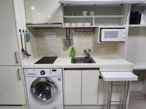 GH Sindaebang Station