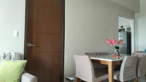 3 BRooms 3 Baths Cozy Condo, One Manchester Place