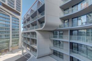 Official Mercury Suite with Pool Access & Views 360 Estates