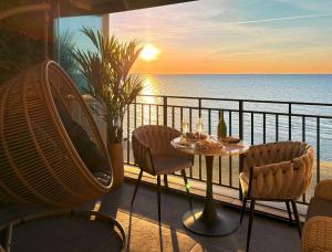 Sea View Smart & Garden VIP Apartment