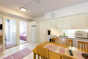 Moonlight 314 Visit Levi