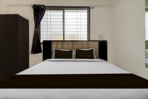 Townhouse Oak Sapphire Star Chappan Market