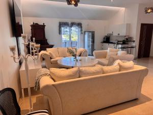 Eden-Dom Wakacyjny z Domkiem Gościnnym