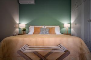 Tierra Verde, Luxury Retreat with 3 Acres Lush Garden